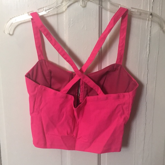 Tight fitting crop top - Picture 3 of 6